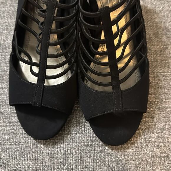 Vikayla Stretch Elatic heels - Picture 9 of 11